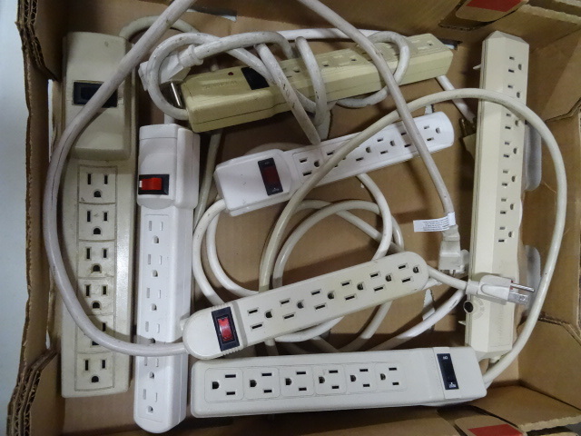 lot 270 image: 7 Outlet Strips