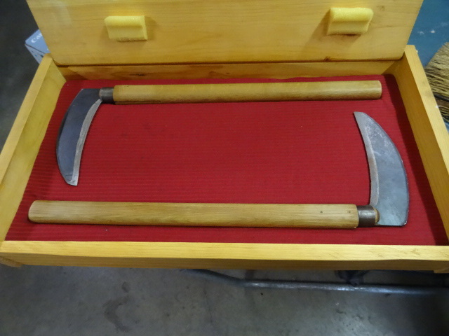 lot 272 image: Hand Knives for Cutting Corn Stalks,