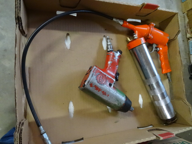 lot 287 image: CP 12 Impact. Pneumatic Grease Gun