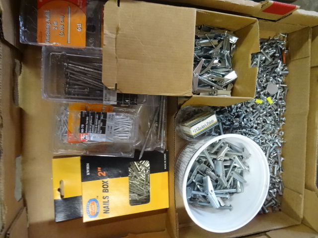lot 288 image: Box of Misc Hardware