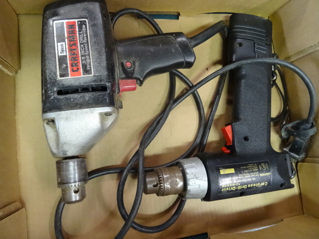 lot 294 image: 38 Craftsman Drill 38 Cordless Drill