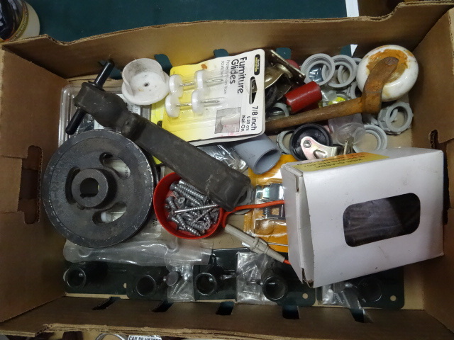 lot 300 image: Shop Brush Misc Hardware