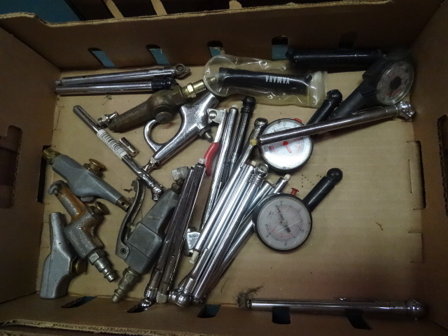 lot 316 image: Air Blowers and Tire Gauges