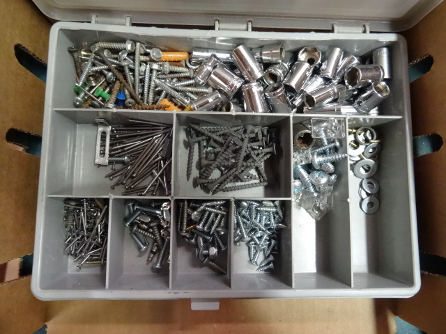 lot 318 image: Drill Accessory Bits Misc Sockets