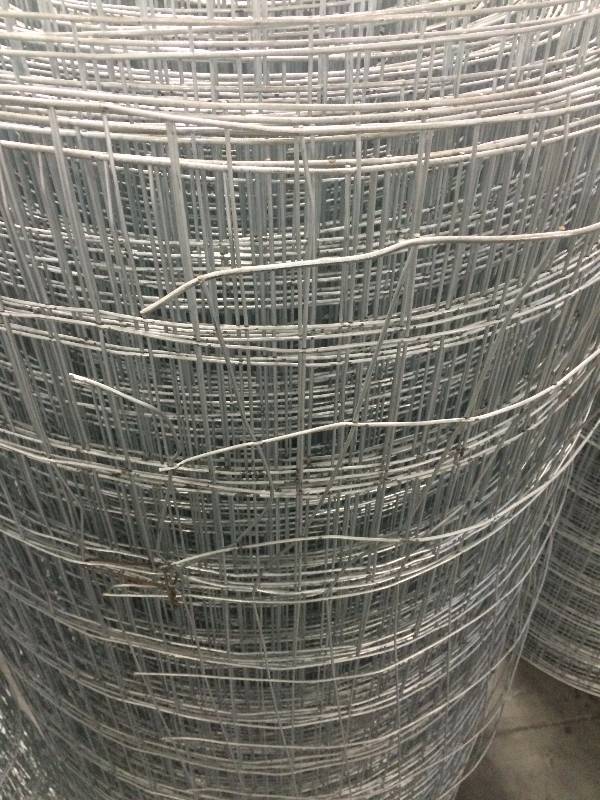 lot 4 image: NEW 2 ROLLS OF WELDED WIRE FENCING 330FT EACH 47 INCHES