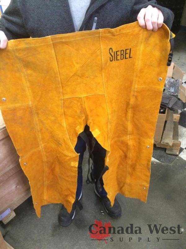lot 22 image: New 2 x Sets of Leather Welding Chaps  Aprons  Cable Leads