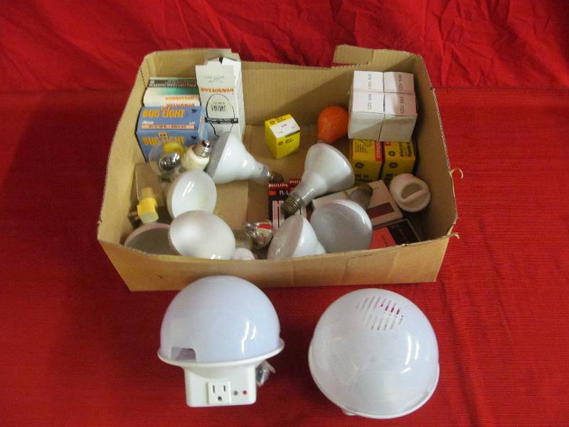 lot 3 image: lights bulbs