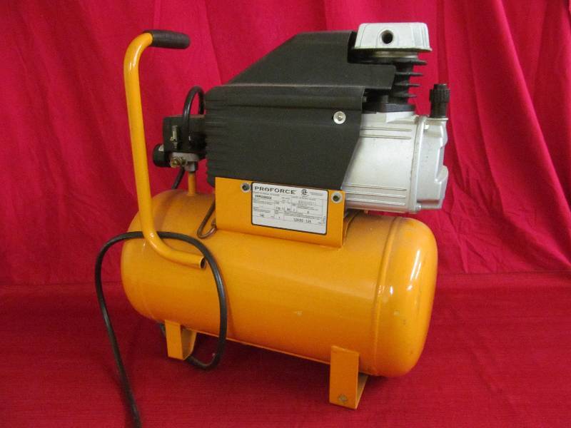 lot 8 image: Pro Force air compresser