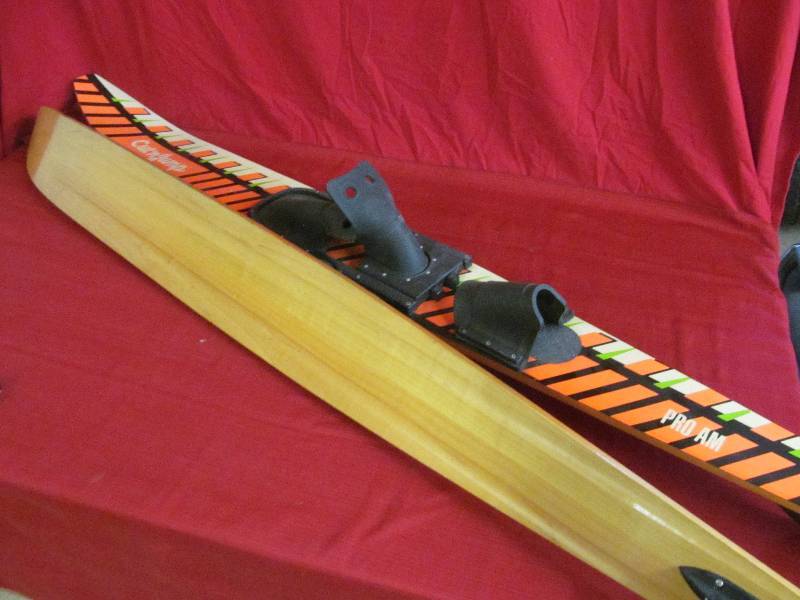 lot 12 image: Cut N Jump water skis