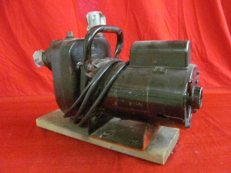 lot 14 image: Lion Hydraulics pump