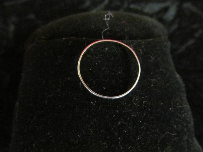 lot 34 image: vintage ring
