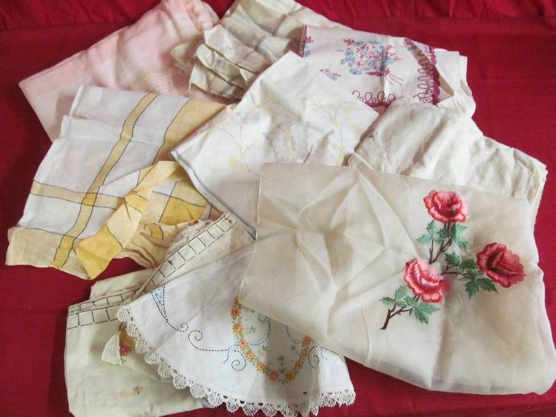 lot 46 image: vintage blankets