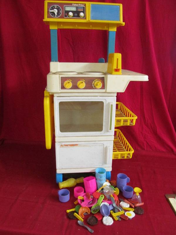 lot 56 image: Fischer Price Childrens kitchen set