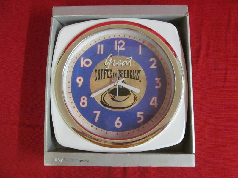 lot 61 image: wall clock
