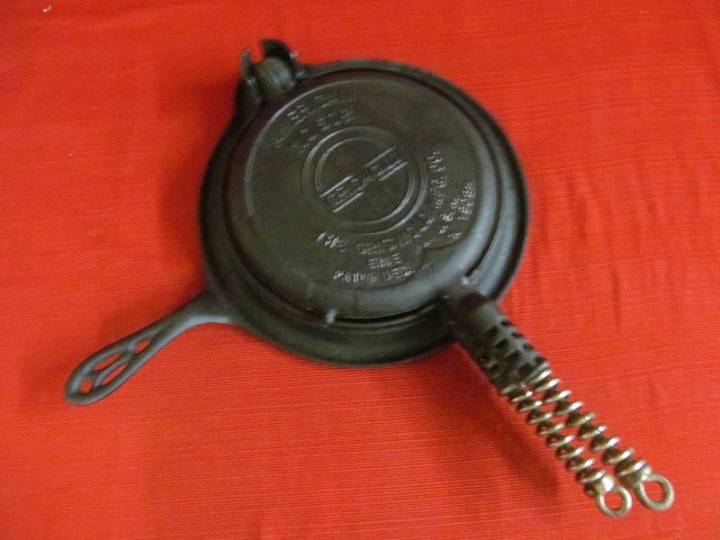 lot 69 image: American No 508 Griswold waffle iron