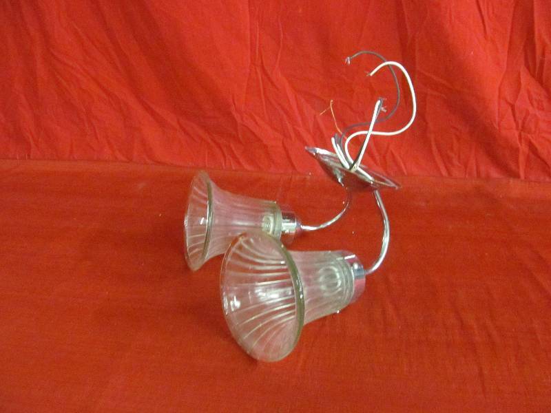 lot 124 image: Light Fixture