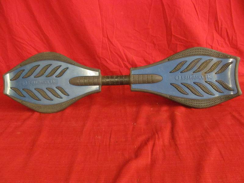 lot 132 image: Ripstick Board