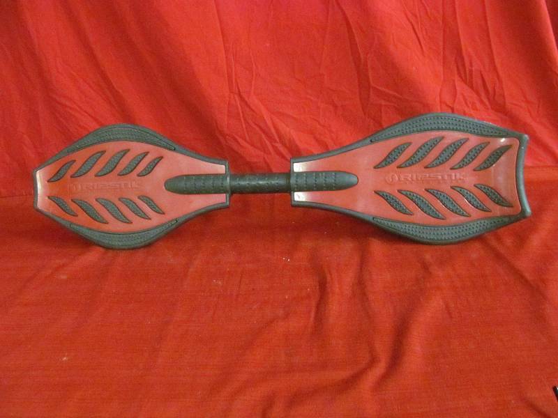 lot 133 image: Ripstick Board