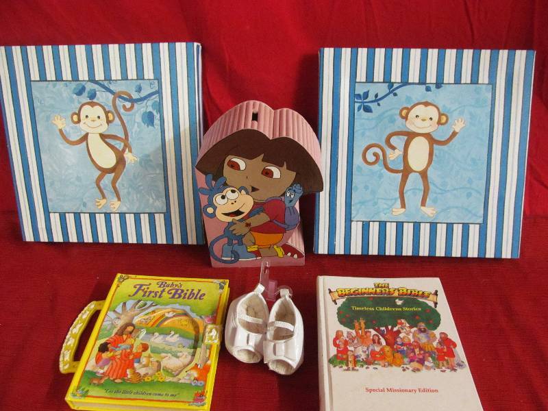 lot 143 image: Children Items