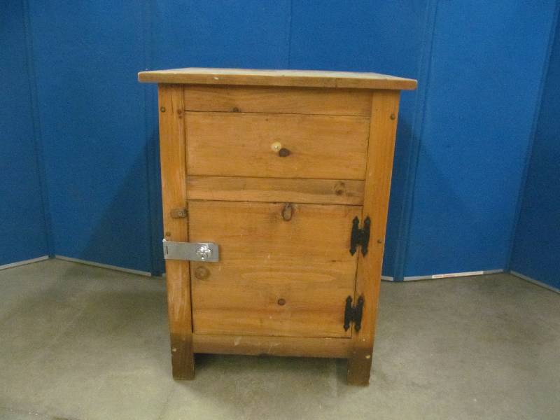 lot 88 image: cabinet
