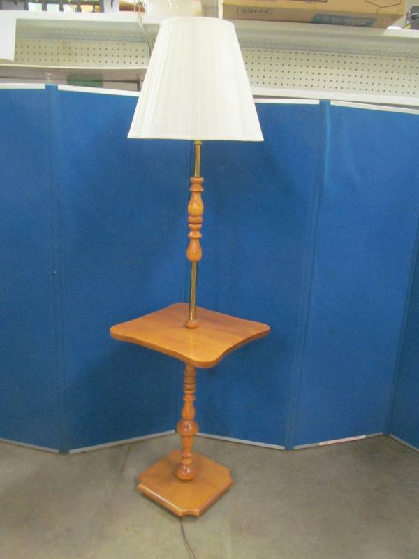 lot 91 image: floor lamp