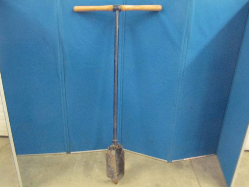 lot 106 image: Post Hole Digger