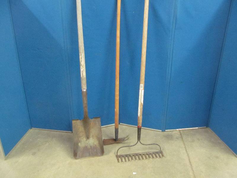 lot 111 image: Spade
