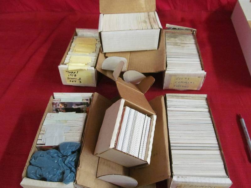 lot 194 image: Trading Cards
