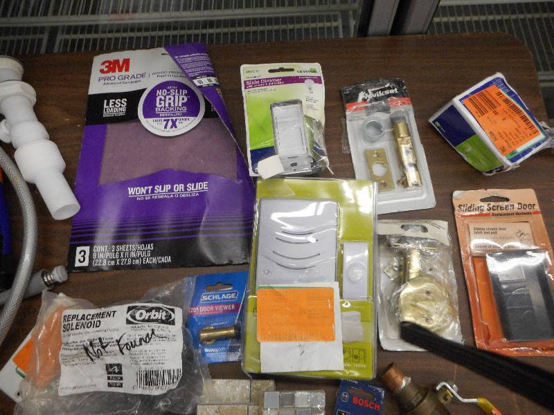 lot 49 image: HANDYMAN LOT OF GOODIES
