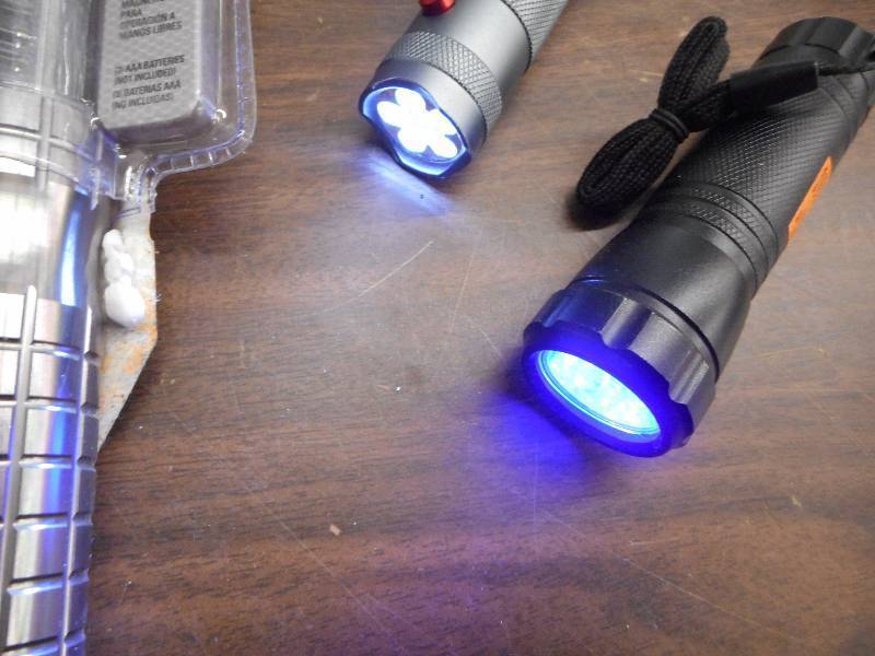 lot 57 image: LOT OF FLASHLIGHTS