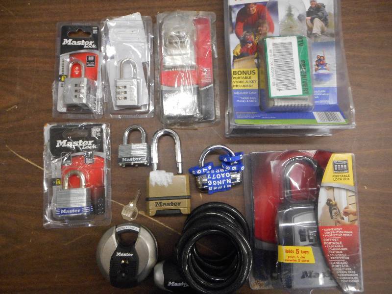 lot 58 image: MASTER LOCK PADDLE LOCK LOT