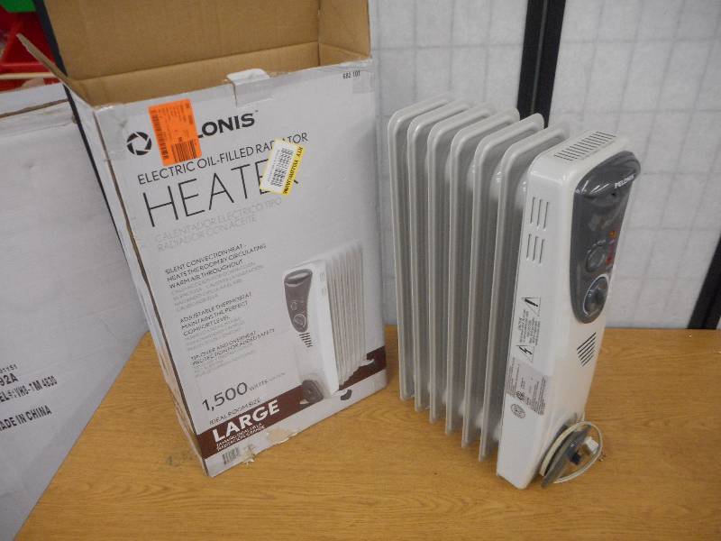 lot 19 image: 1500-Watt Electric Oil-Filled Radiant Portable Heater - Grey