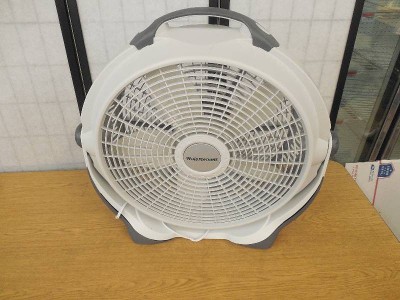 lot 20 image: Lasko 20 Wind Machine Air Circulator, Gray FAN