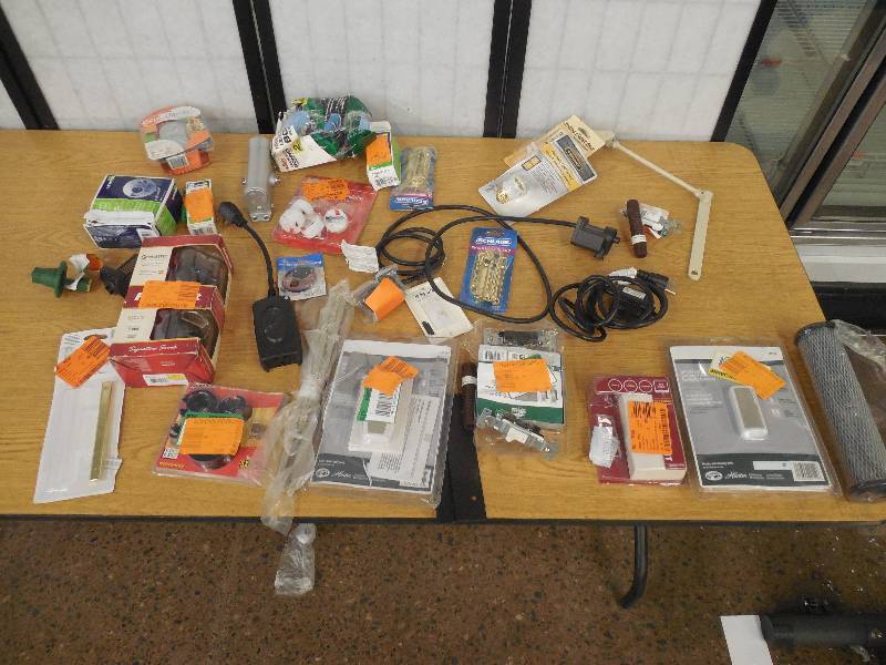 lot 65 image: HANDYMAN LOT OF GOODIES