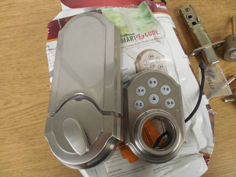 lot 67 image: KWIKSET SMART CODE TOUCH PAD KEYLESS ENTRY