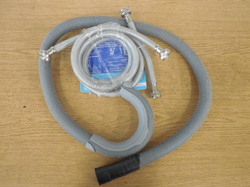 lot 73 image: WASHING MACHINE HOOKUPS AND DRAIN TUBE
