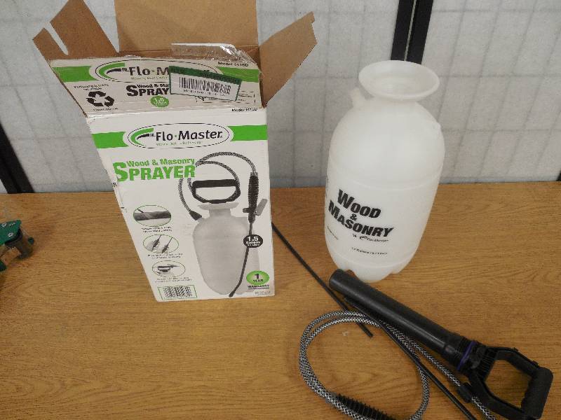 lot 108 image: 1.5 gal. Deck Sprayer