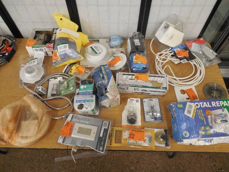 lot 176 image: BOX LOT OF GOODIES