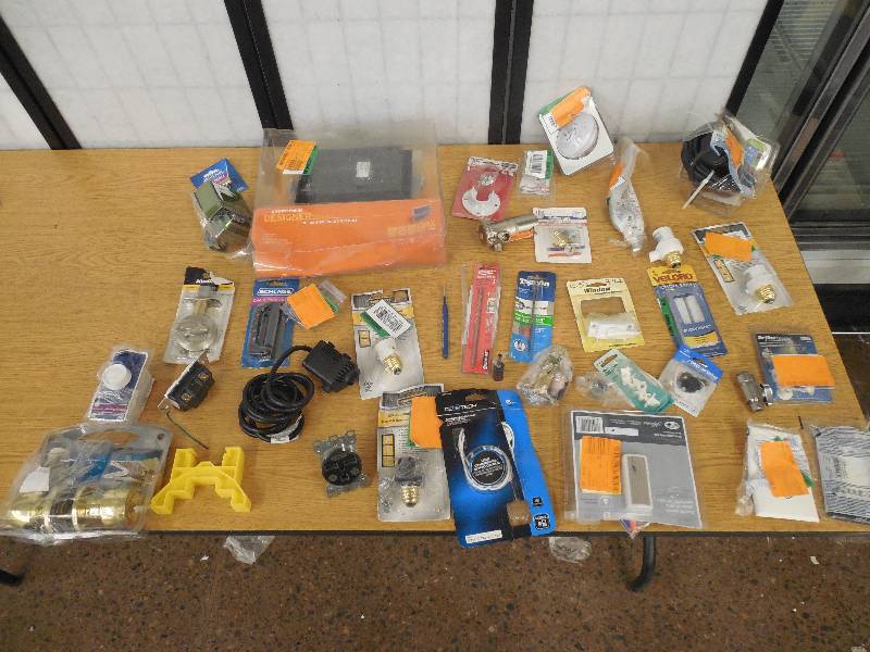 lot 186 image: BOX LOT OF GOODIES