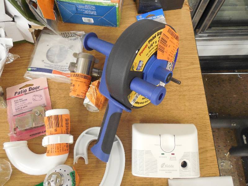 lot 187 image: BOX LOT OF GOODIES