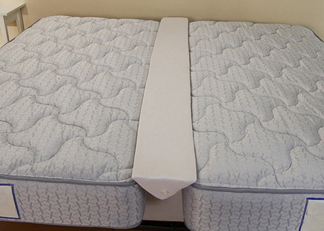 lot 45 image: Mattress Wedge - Queen