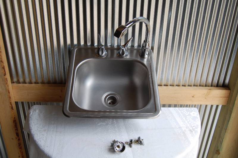Small Sink
