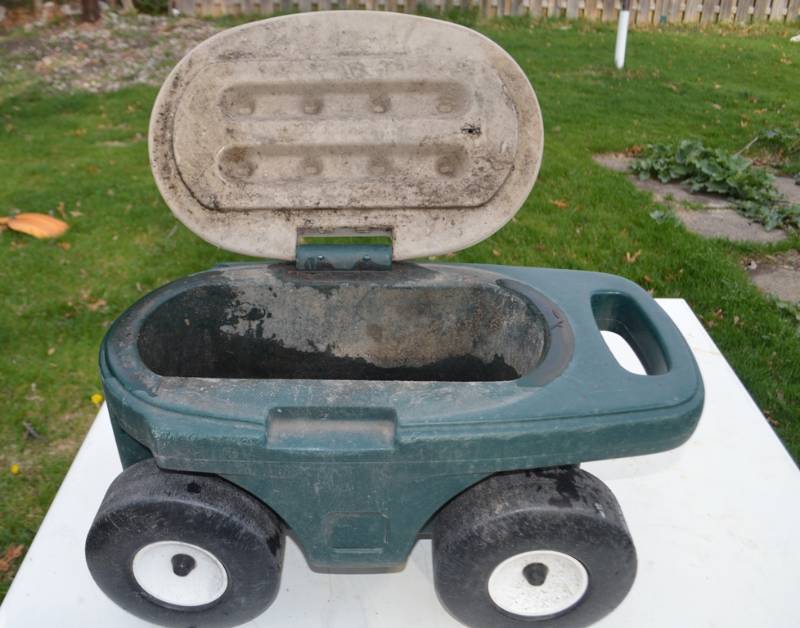 StoolTool Box on Wheels