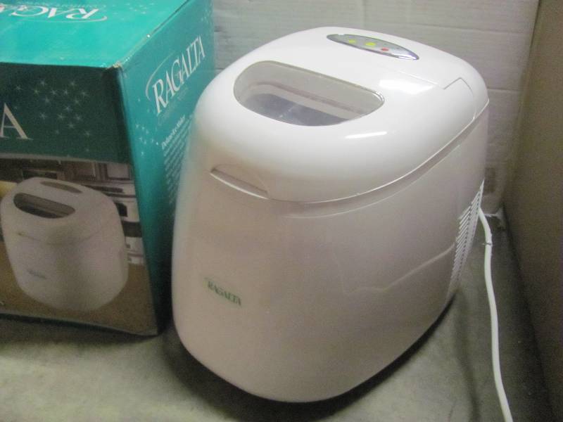 Electric Ice Maker