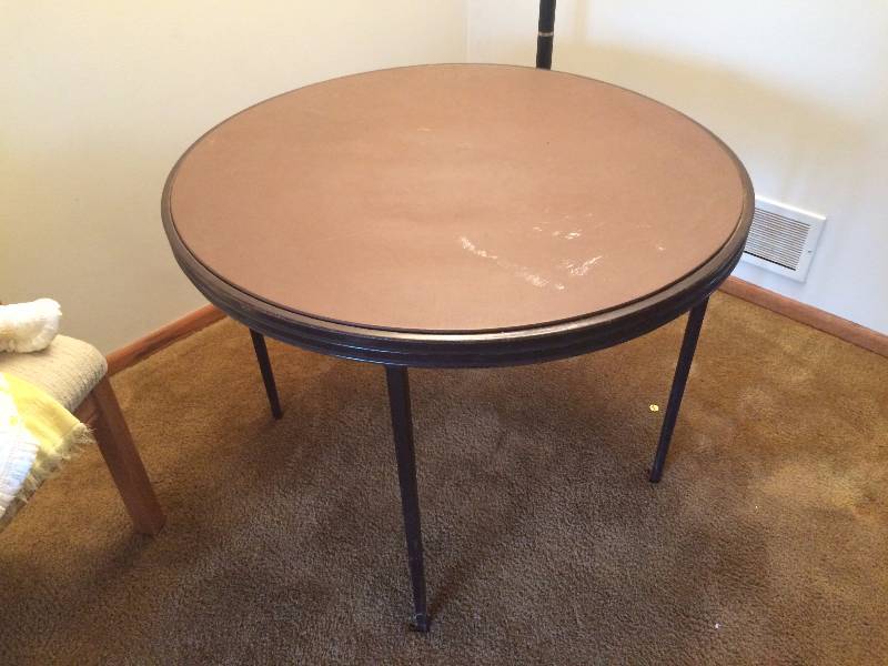 Vintage Round Folding Card Table 36x36x27 Sturdy But Has Marks On   2066431 