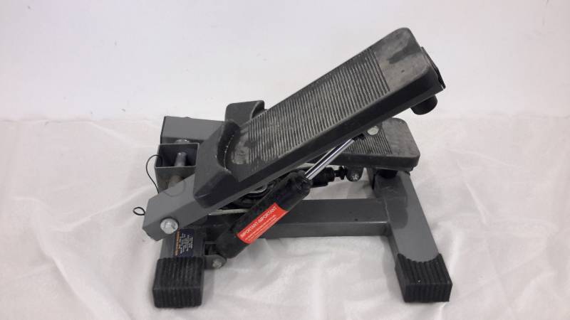 lot 16 image: Step exerciser