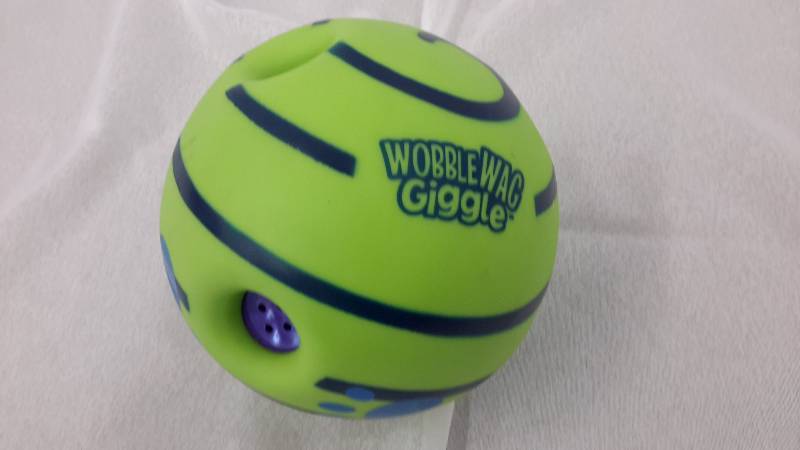 lot 21 image: Dog toy