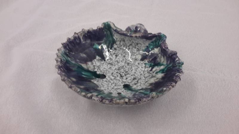 lot 46 image: Glazed shell