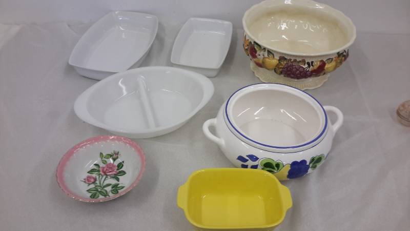 lot 48 image: Dishes