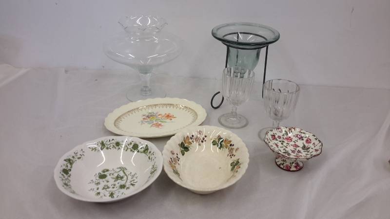 lot 52 image: Tray, bowls, goblets, more